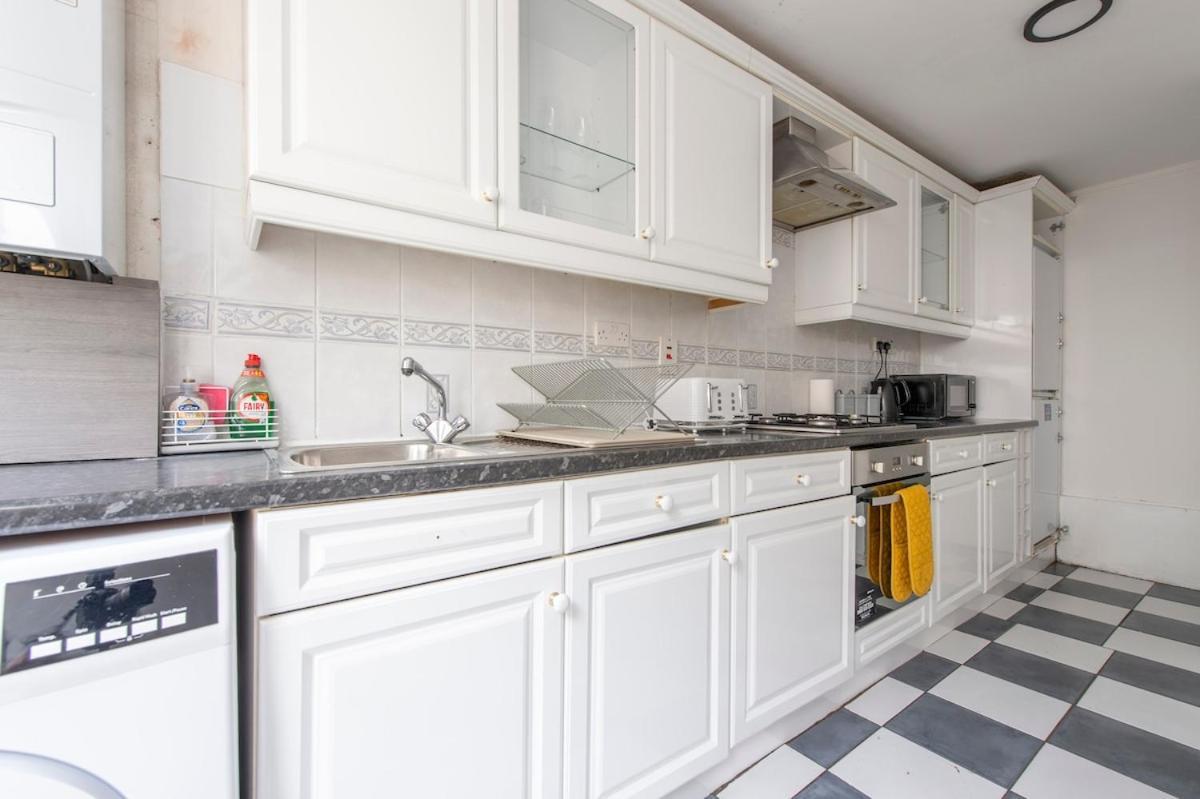 Lovely 2-Bed 20 Mins To Central Лондон Экстерьер фото